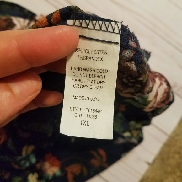 Oddy XL boutique off the shoulder floral top - Picture 2 of 4